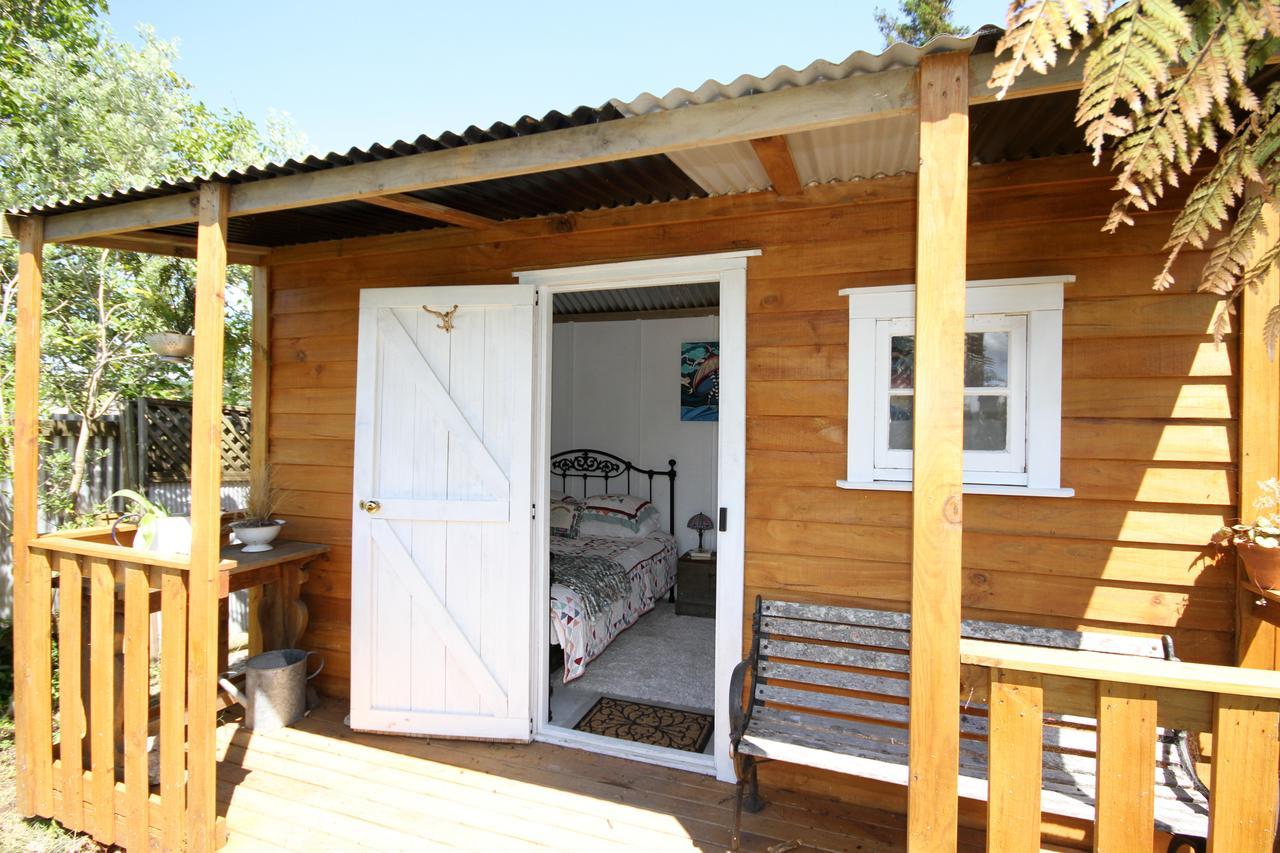 The Log Cabin & Packing Shed Villa Уаихи Екстериор снимка