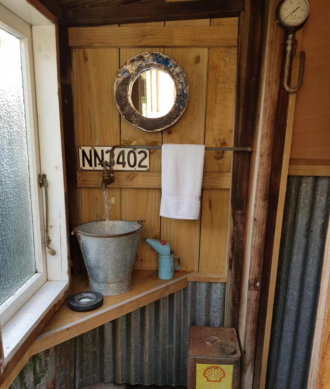 The Log Cabin & Packing Shed Villa Уаихи Екстериор снимка